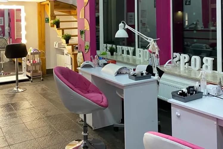 Татуаж бровей с натуральным эффектом