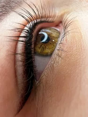 Перманентний макіяж повік - вії, стрілки тощо.