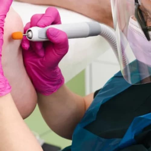 Гигиенический педикюр с медицинскими процедурами