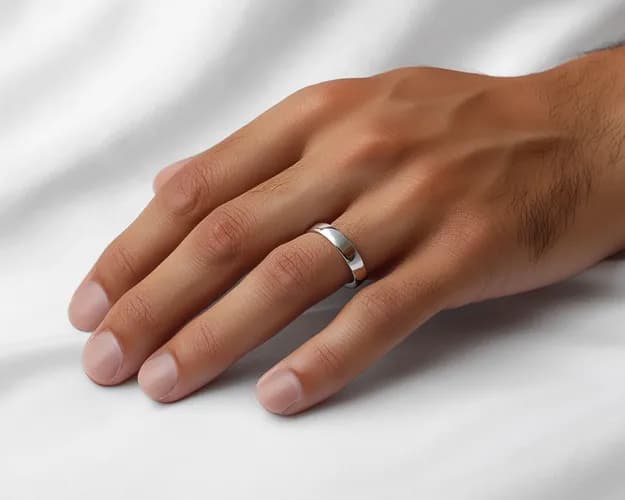 Umów się na zabieg manicure dla mężczyzn