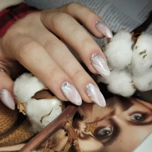 Tradycja piękna: klasyczny manicure od naszych mistrzów.