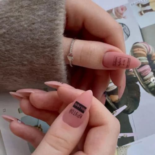 Классический маникюр - деликатность