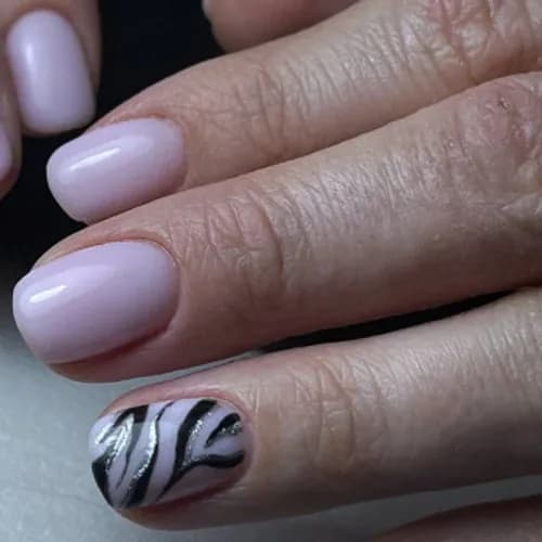 Elegancki manicure klasyczny dla idealnych dłoni