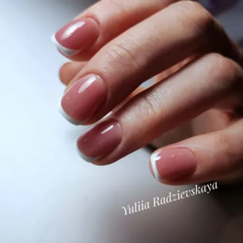 Manicure hybrydowy