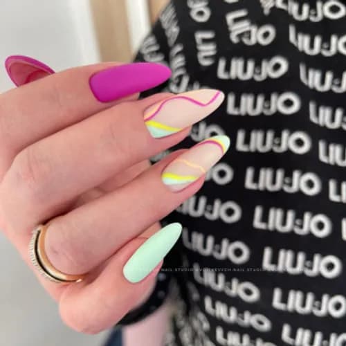 Manicure z pasją i precyzją