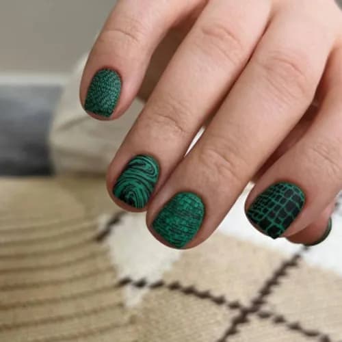 Manicure precyzyjny bez uszkodzeń skóry