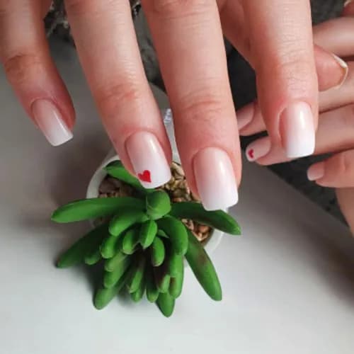 Delikatny manicure bez użycia nożyczek