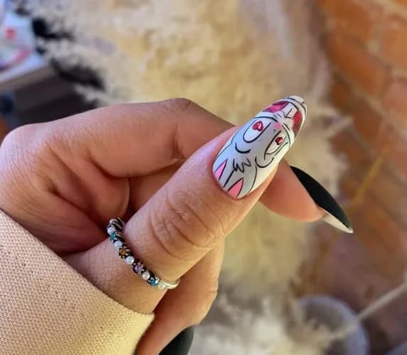 Elegancja paznokci dzięki lakierowi