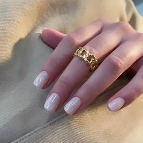 Lakier do paznokci to właściwy wybór dla nowoczesnych kobiet.