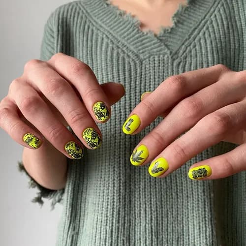 Покрытие ногтей лаком - услуга, которая оживит тебя.