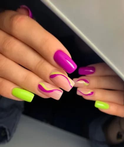 Manicure kwasowy - od klasycznego po ekstrawagancki.