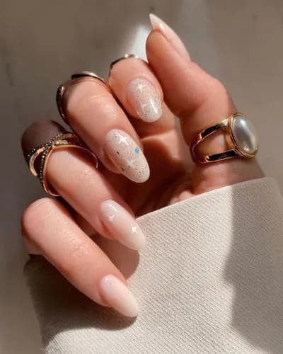 Manicure kwasowy - od klasycznego po ekstrawagancki.