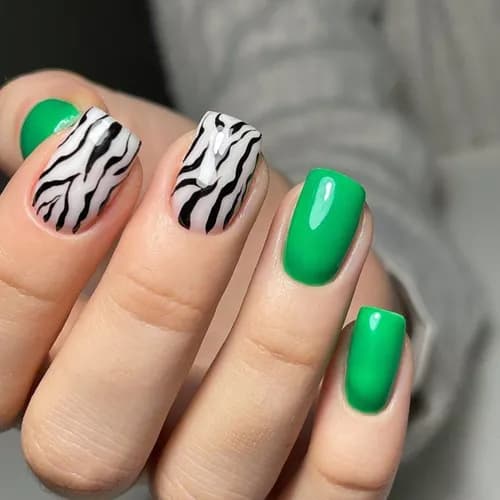 Manicure kwasowy - pozwól swoim dłoniom błyszczeć.