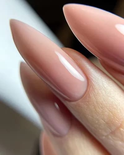 Wybierz usługę manicure kwasowego i poczuj się w 100%.