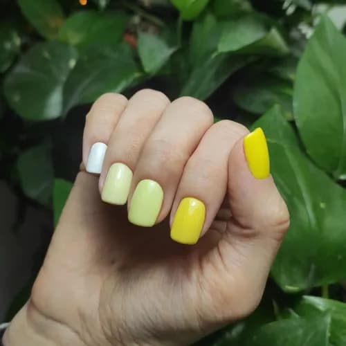 Oczyszczający manicure z kwasami