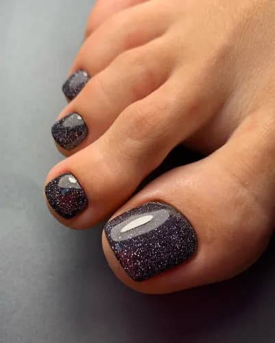 Ногти ног в идеальном состоянии