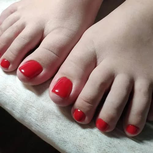 Красота в каждом шаге – гель-лак на ногах