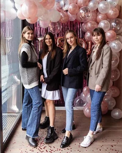 Педикюр із лаком для літа