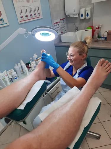 Kompleksowa pielęgnacja stóp w naszym salonie