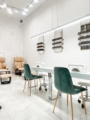 Здорові нігті починаються у нас