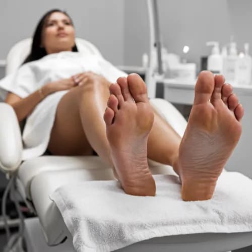 Jak wyleczyć popękane pięty?