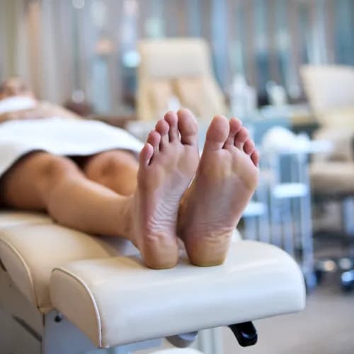 Эффективное лечение пяток в нашем салоне