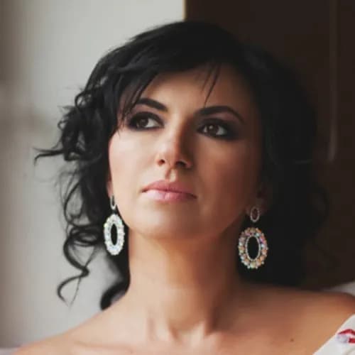 Створи незабутній образ на випускному з нашим макіяжем