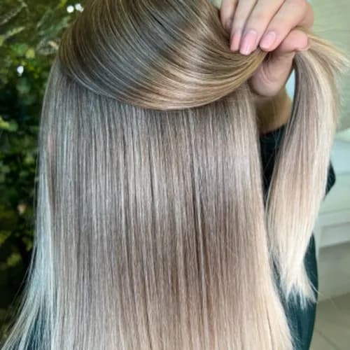 Додавання світлих акцентів на волосся