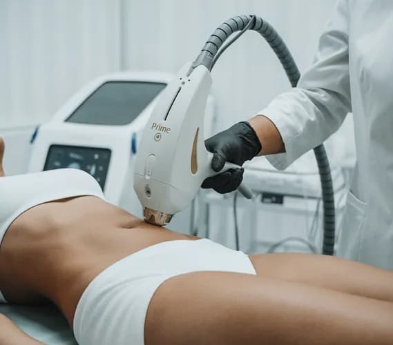 Idealnie gładki brzuch - depilacja laserowa