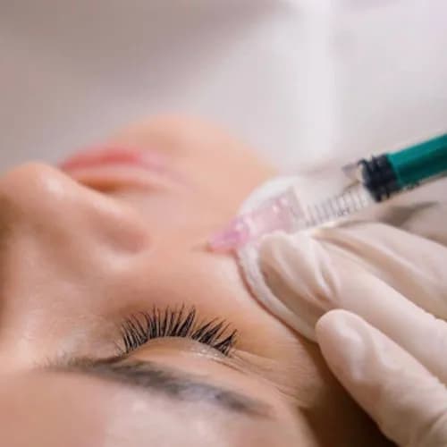 Zastrzyki młodości: przywrócenie jędrności i elastyczności skóry