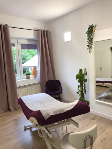 Гальваническая чистка лица в нашем салоне