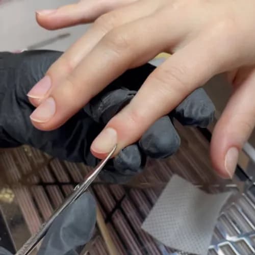 Класичний манікюр - естетика в деталях