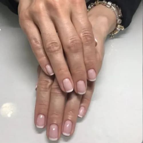 Базовый маникюр от опытного мастера