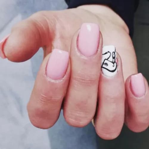 Класичний манікюр - розкіш у простоті