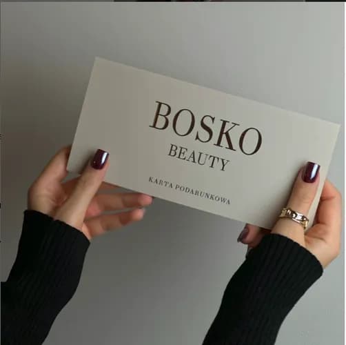 Klasyczny manicure w najlepszych tradycjach