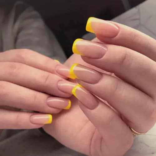 Manicure sprzętowy z duszą i precyzją