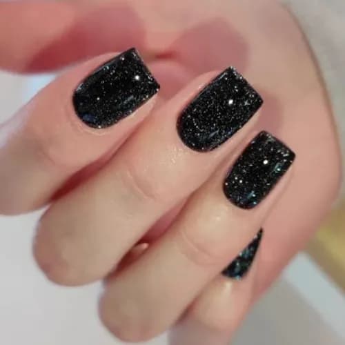 Manicure sprzętowy z dbałością o każdy szczegół