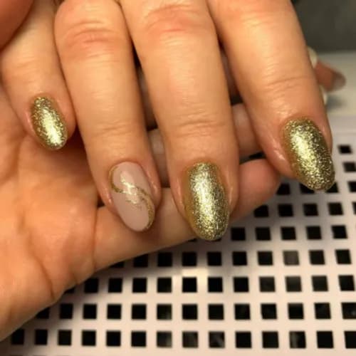 Twoje dłonie w rękach profesjonalisty - manicure aparaturowy