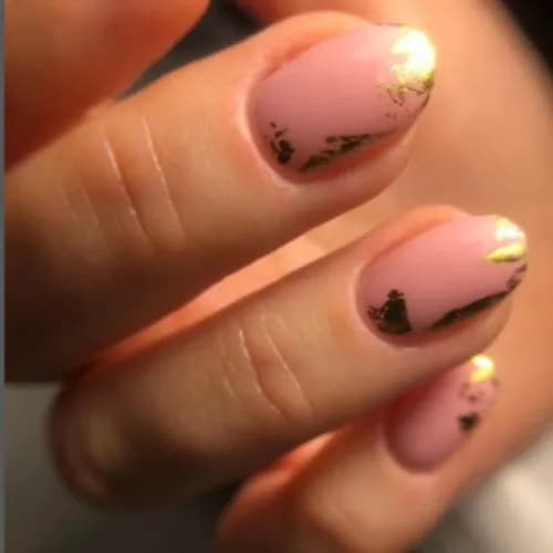 Tworzę paznokcie akrylowe, które podkreślą Twoją indywidualność.