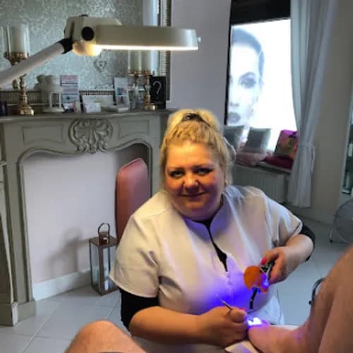 Профессиональное протезирование для крепких ногтей