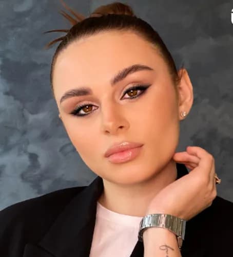 Легке фарбування брів фарбою