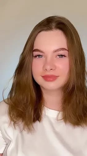 Naturalne farbowanie brwi dla naturalnego wyglądu