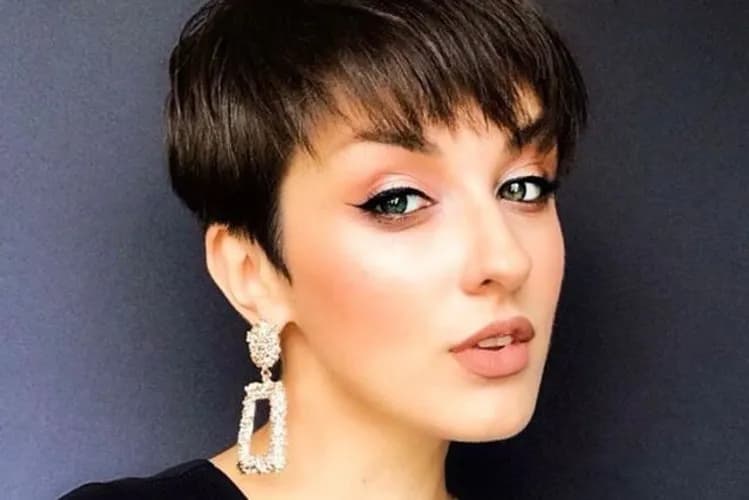 Жіноча стрижка для стильних і впевнених