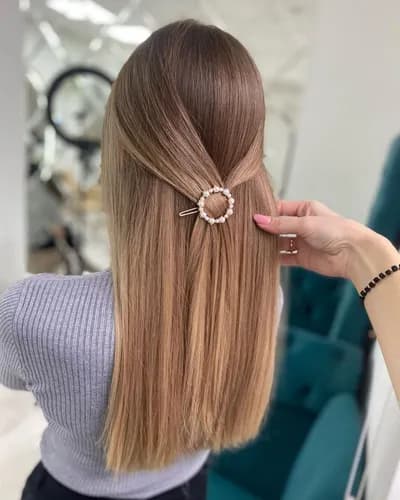 Стильна вечірня зачіска: краса, яка захоплює