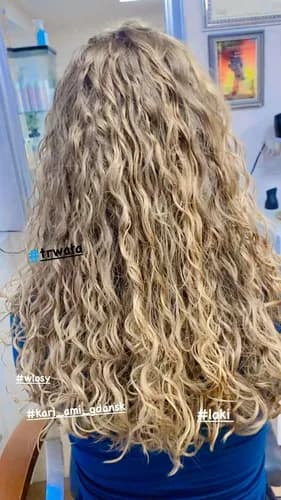 Metamorfoza w kilka minut: luksusowa wieczorowa fryzura