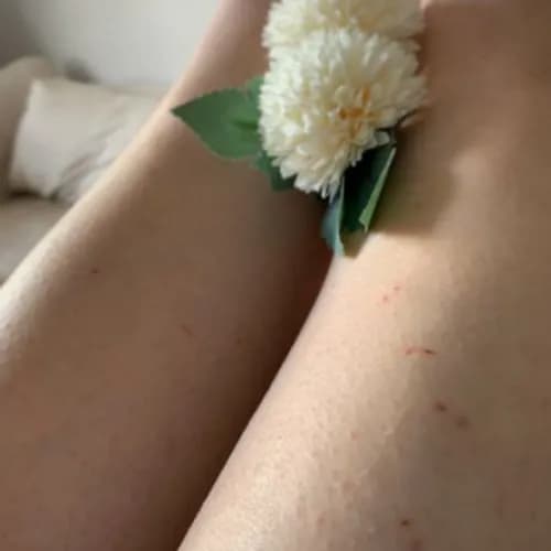 Gładka skóra na długo: shugaring klasycznego bikini