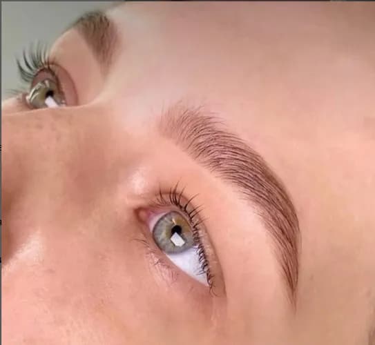 Класична корекція брів