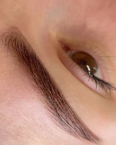 Pęseta do wyginania brwi