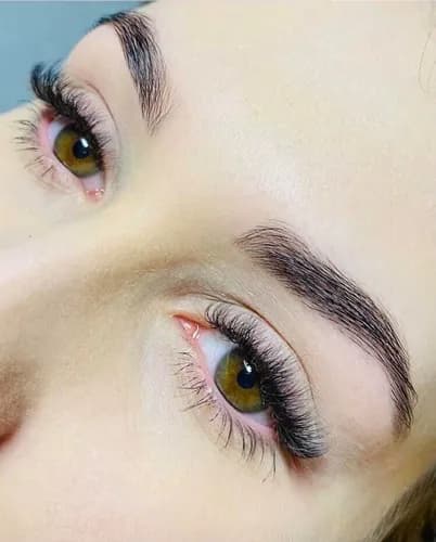 Delikatne usuwanie włosków pęsetą