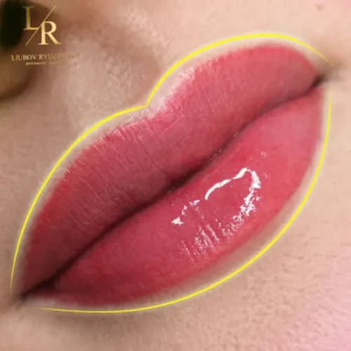 Татуаж губ с плавной растушевкой